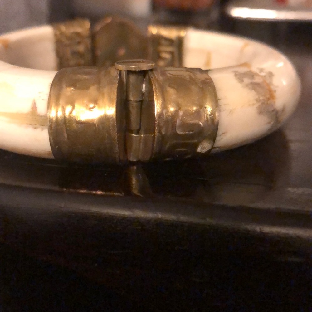 Stone bangle - Picture 5 of 6